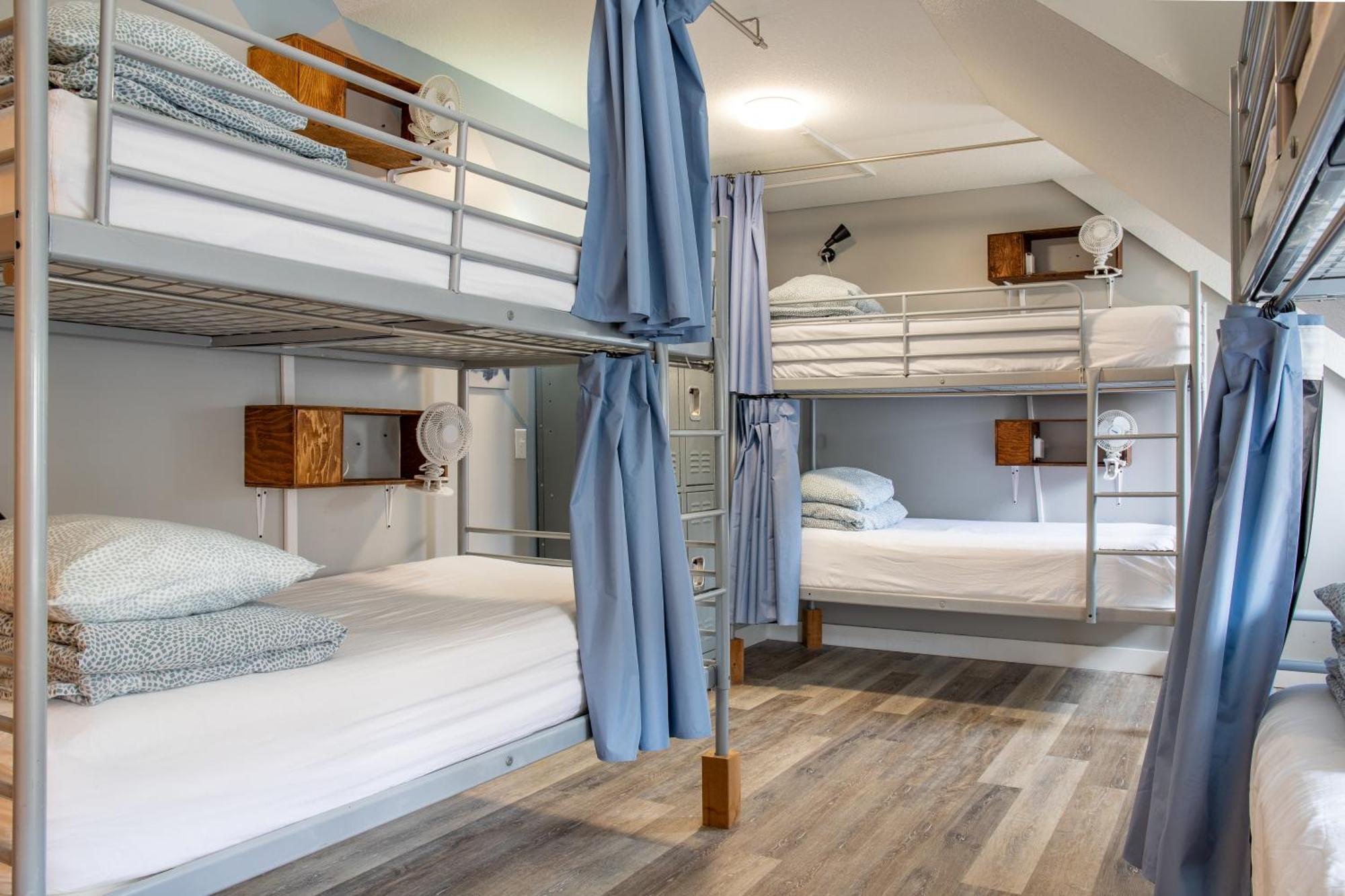 Samesun Banff Hostel Экстерьер фото