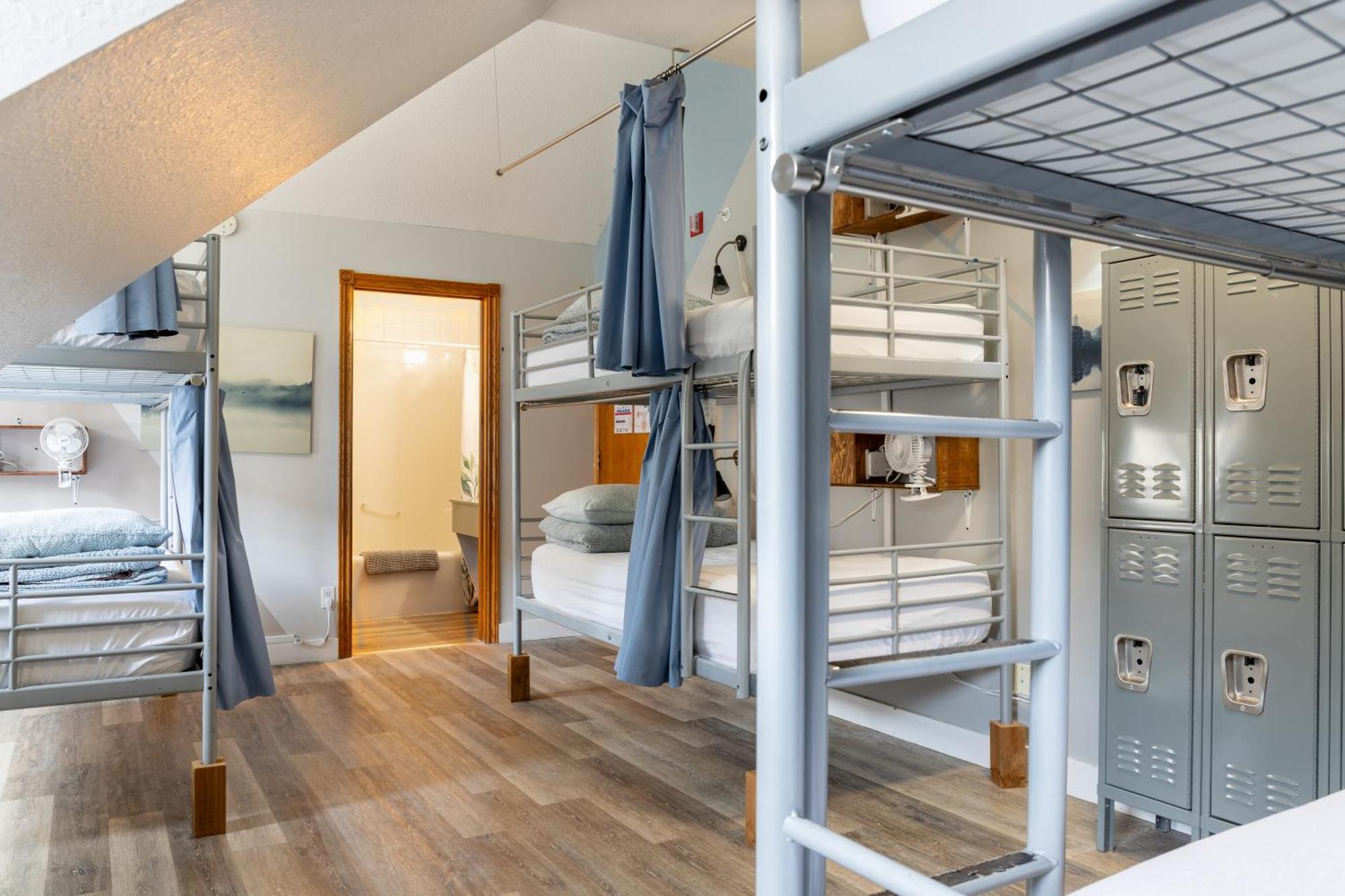 Samesun Banff Hostel Экстерьер фото