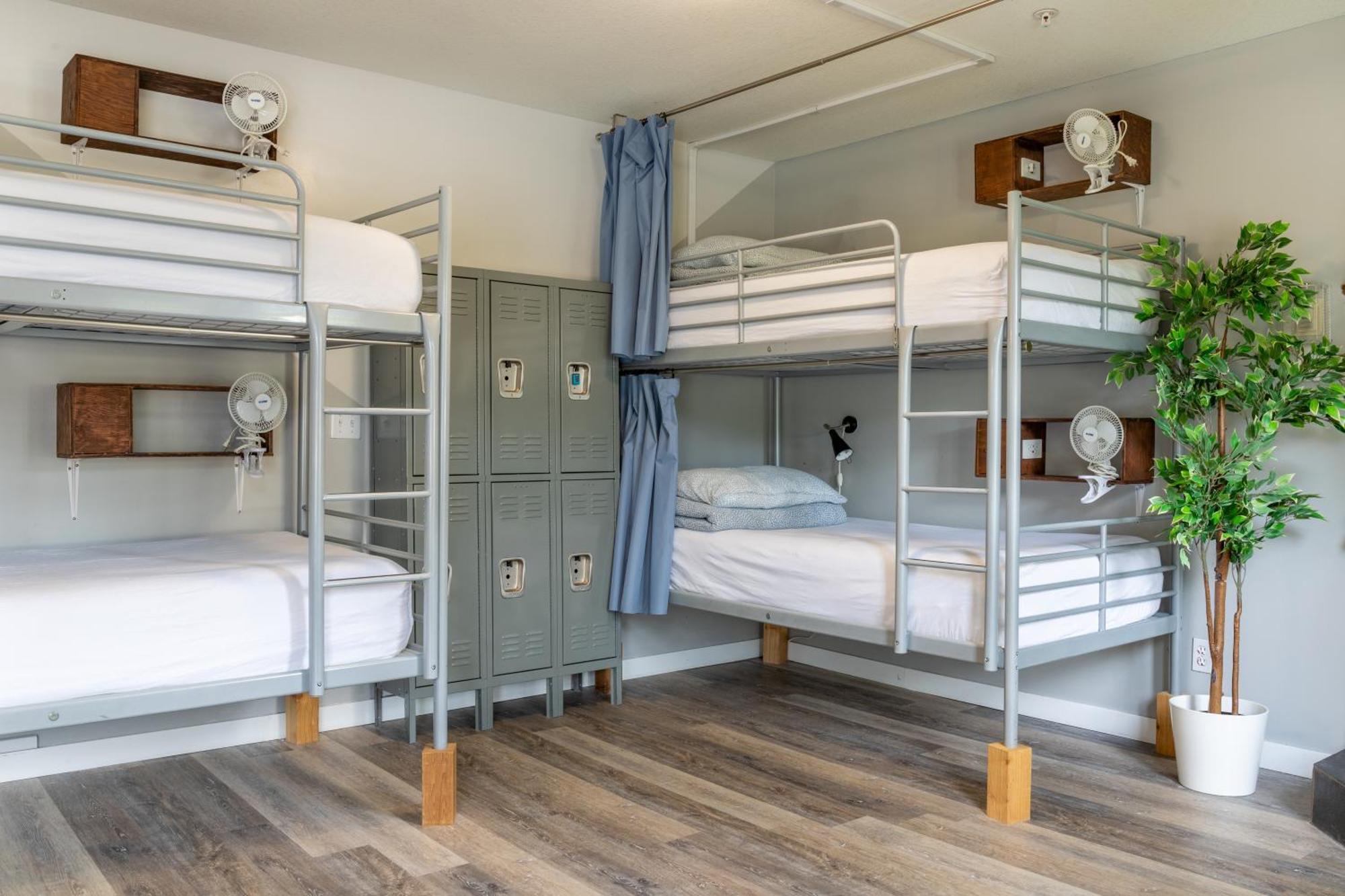 Samesun Banff Hostel Экстерьер фото